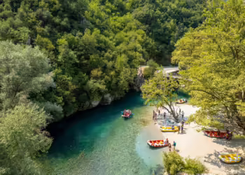 Νέα έρευνα: Οι ταξιδιώτες προτιμούν να δαπανούν χρήματα σε εμπειρίες